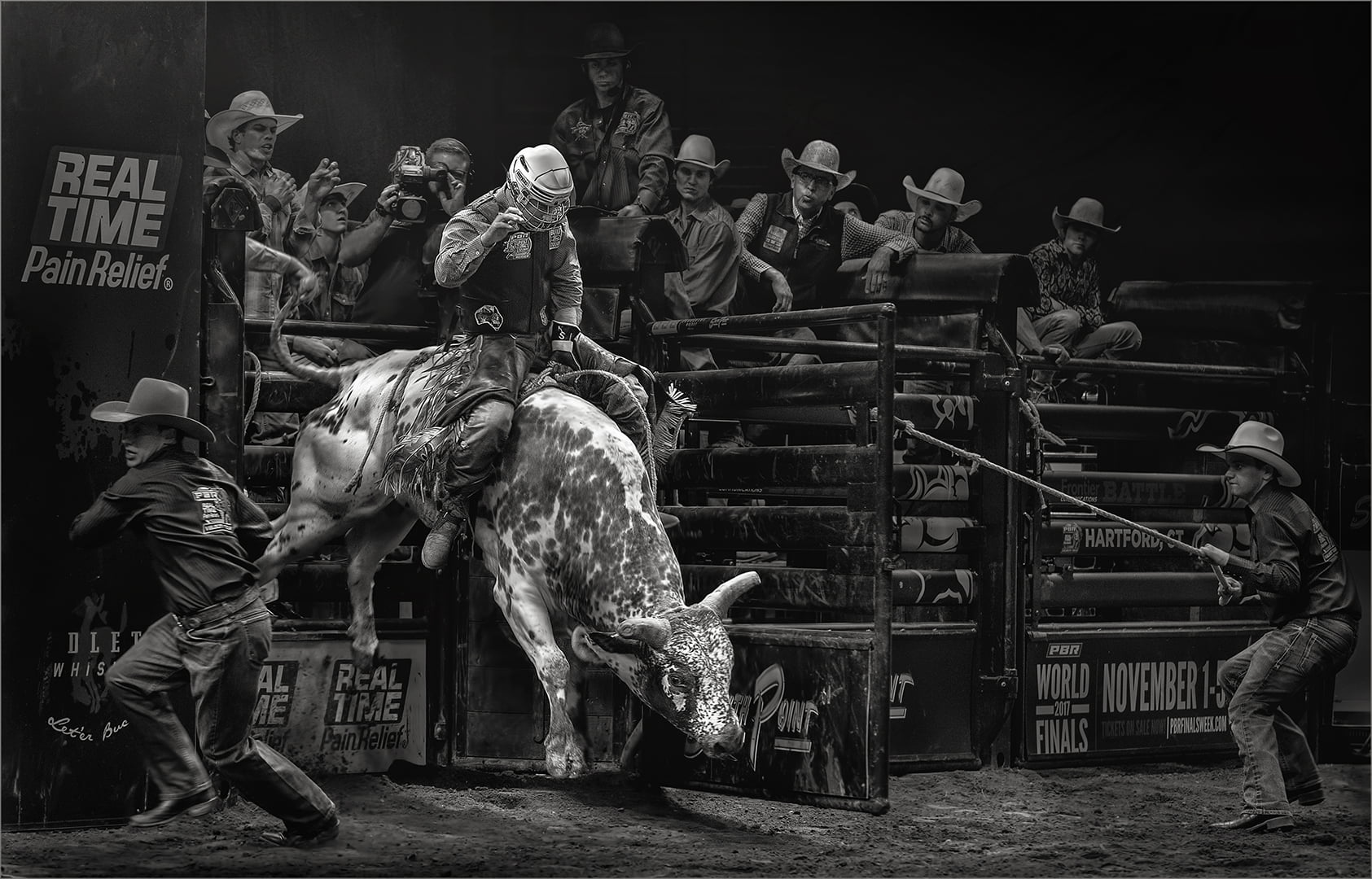 Best Salon Picture of the Year - Monochrome - Dries Fourie - Vereeniging Photographic Society - And then All Hell Breaks Loose