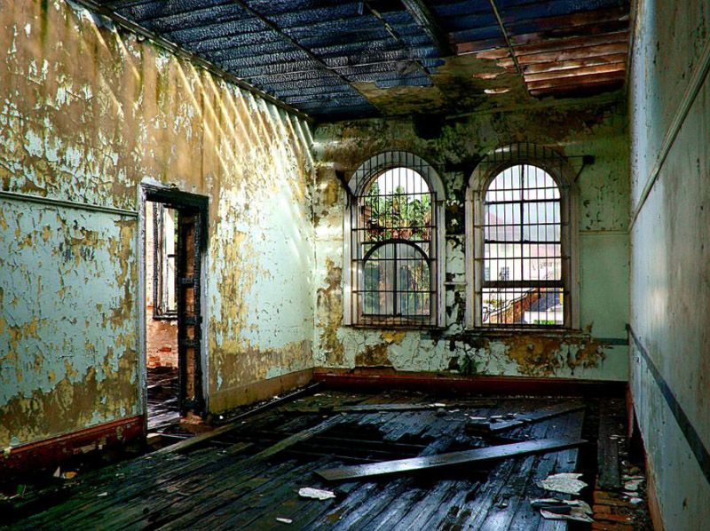 Elaine Hillhouse - Ruins in Central