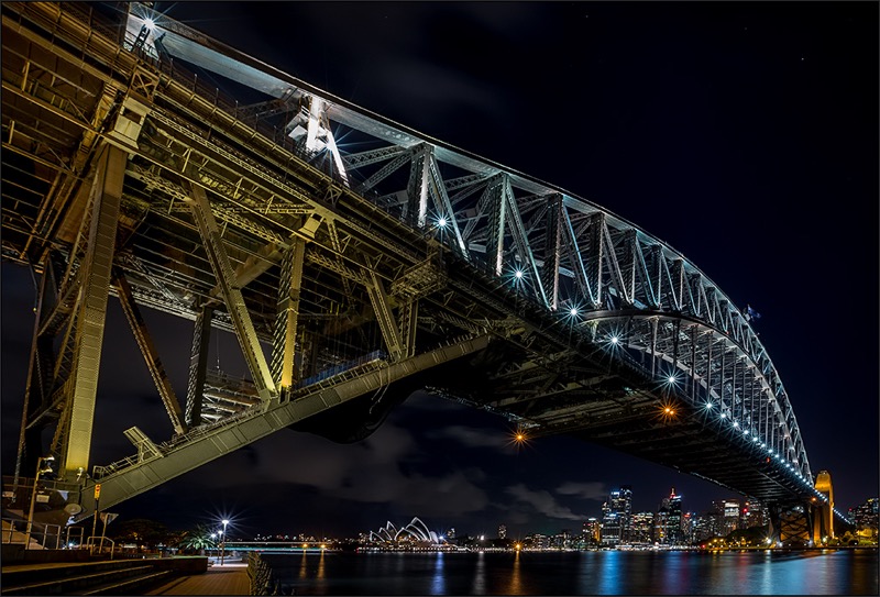 MCC Silver Medal - Photo Travel Colour - Crossing The Bay - Leon Drotsky - Ermelo Foto Klub