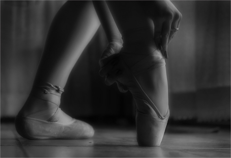 PSSA Silver Medal - Open Monochrome - On Points - Malie Van Der Vyver - National Photographic Club