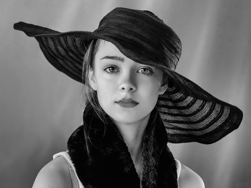 PSA Gold - Open Monochrome PDI - Girl in a Hat - Derek Gravett - Scottburgh