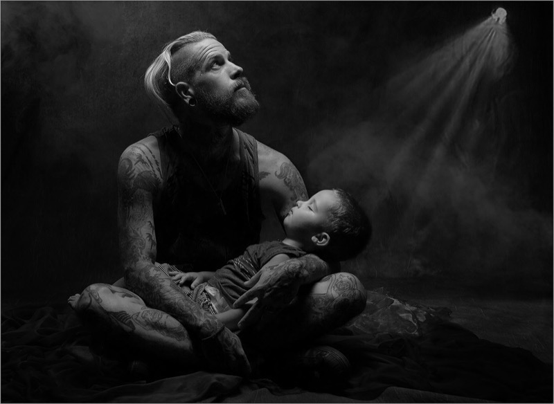 FIAP Gold Medal - Open - Monochrome - The protector - Cliffy Els - South Africa