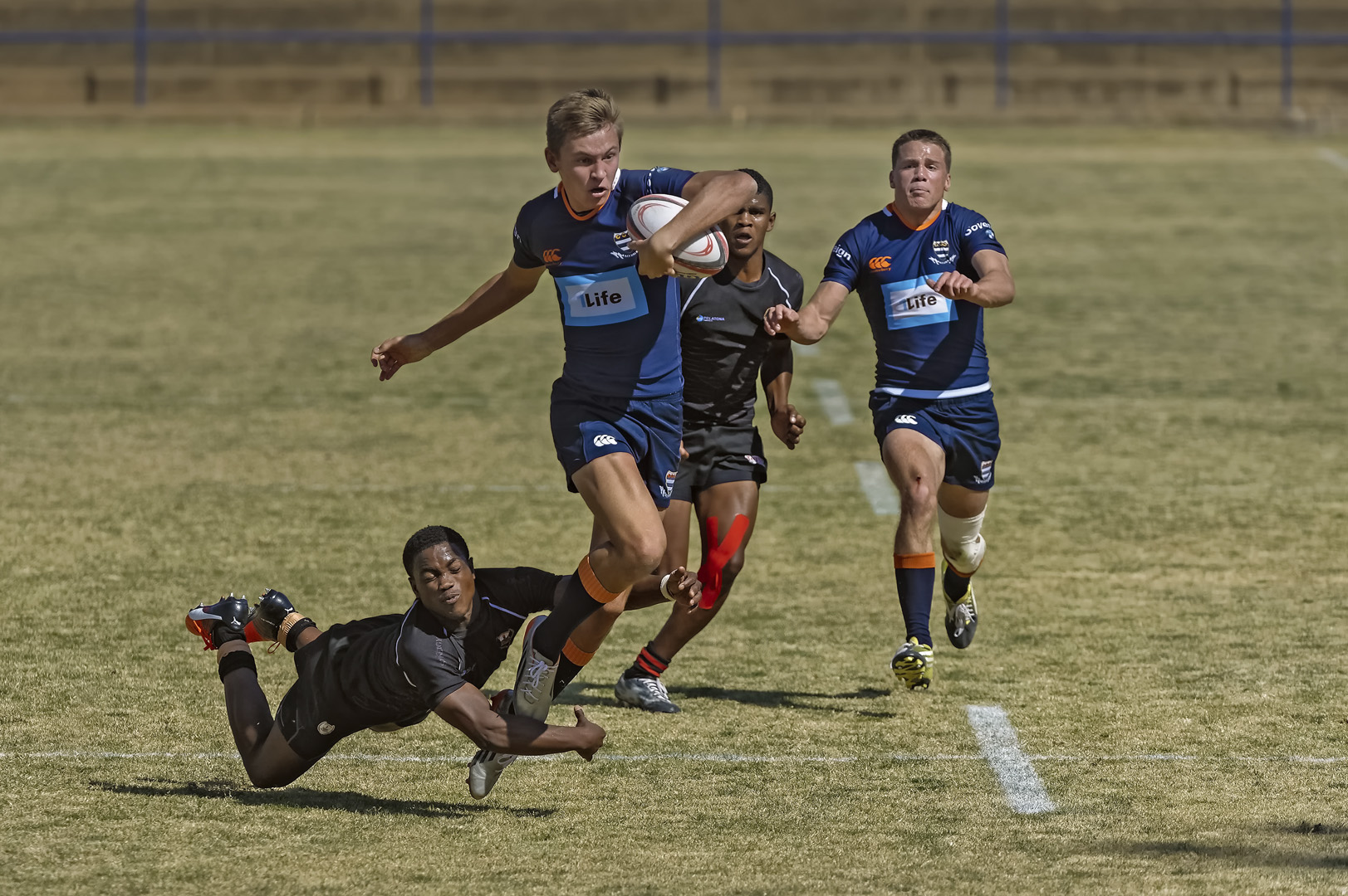 -Willem Kruger Close tackle