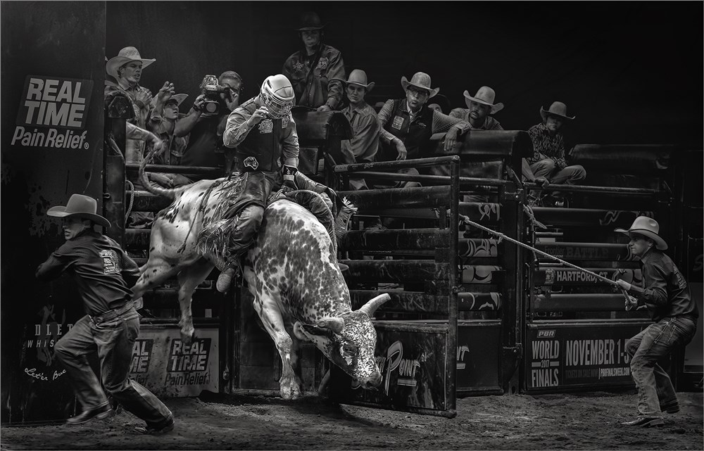 PSSA Silver - Open Monochrome - And then all Hell breaks loose - Dries Fourie - Vereeniging Photographic Society