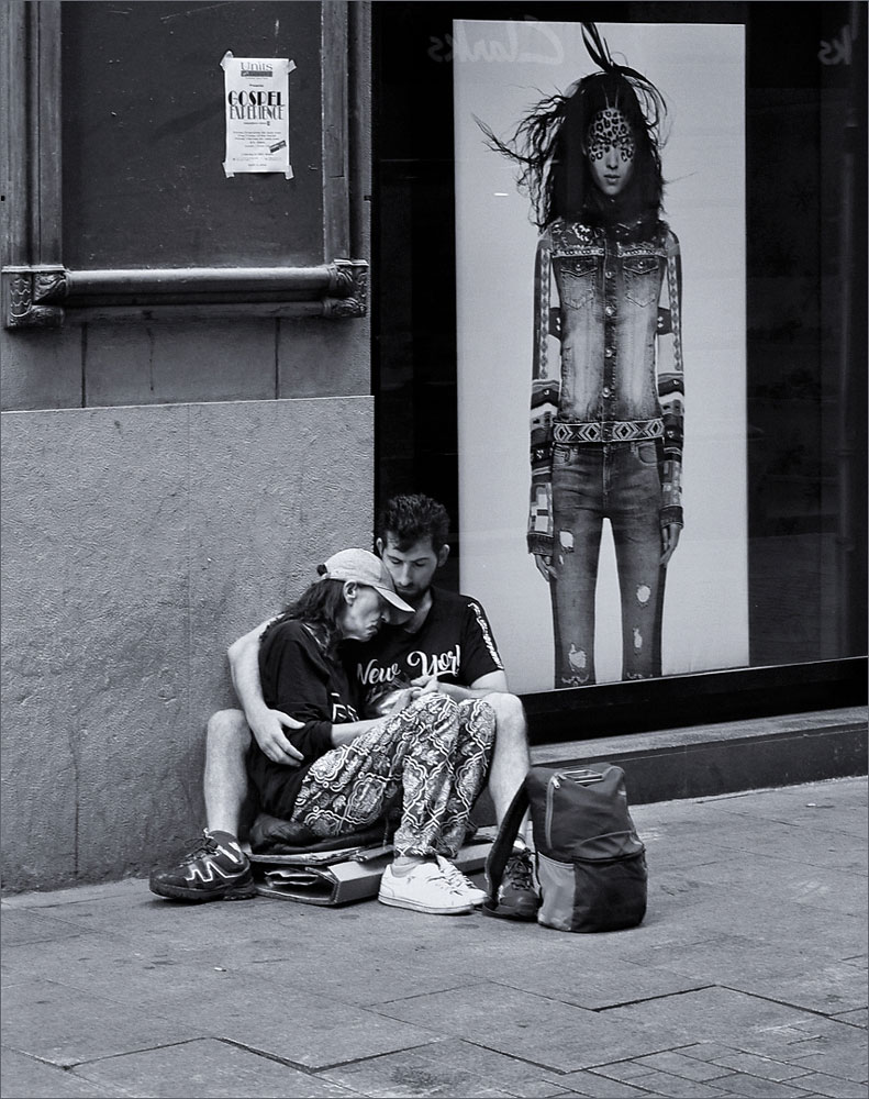 PSSA Silver Medal-PDI Street Photography-Welcome to the real world mono-Mietsie Visser-Vanderbijlpark Fotografie Klub