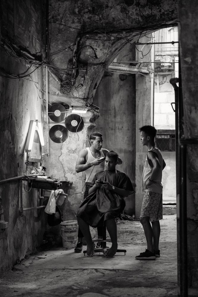 VSS Club Medal-PDI Street Photography mono-Alley Barber-Kim Stevens-Cape Town Photo Society