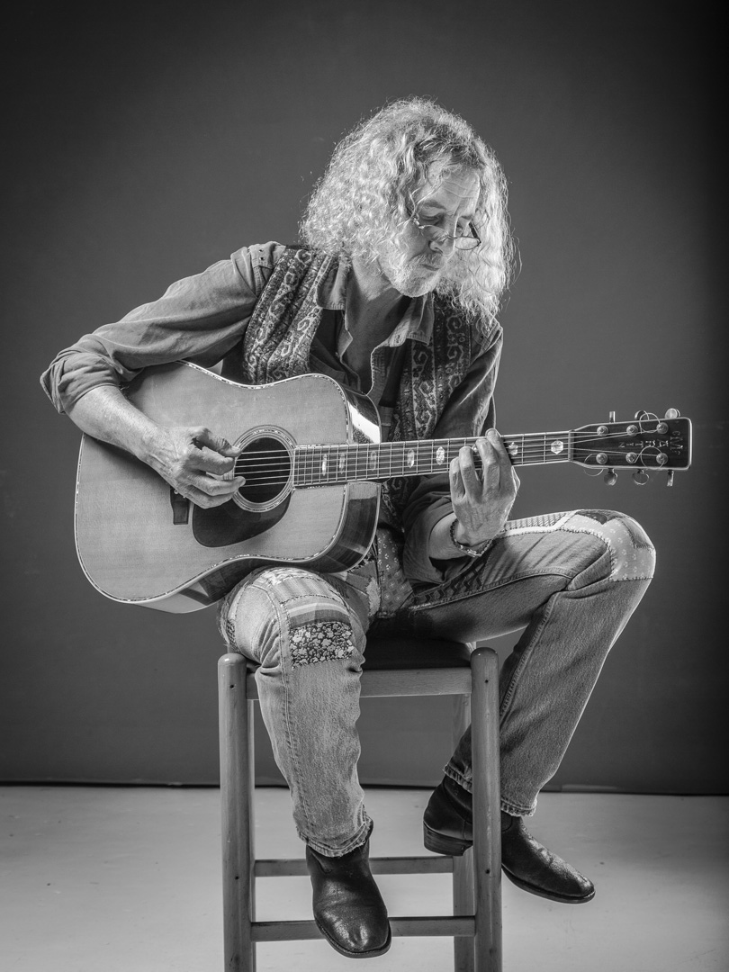 Nicol du Toit Picking a tune