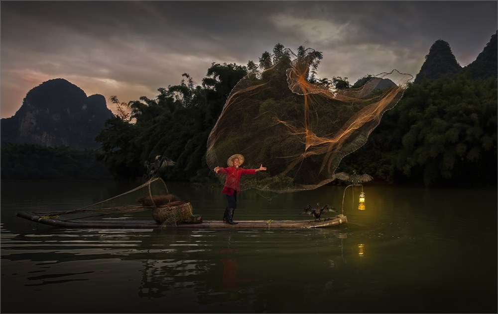 SAVAS Bronze - Open Colour - Old Man trowing a cast net - Dries Fourie - Vereeniging Photographic Society
