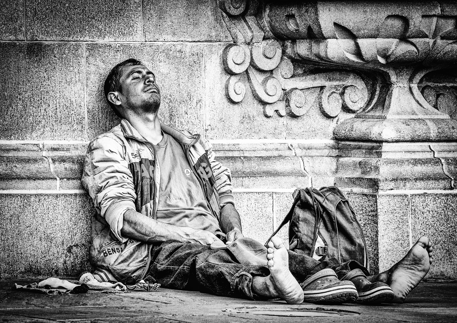 FIAP Gold  Medal - Mono Prints - Doing it Hard - Ross Pollock - Independent