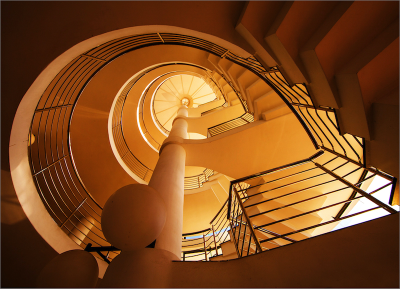 Neels Beyers Spiral staircase going up