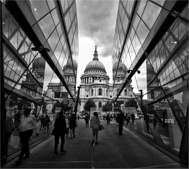 PSSA Silver Medal Photo Travel & Street Photography colour & Monochrome Reflection Trippie Visser AFO