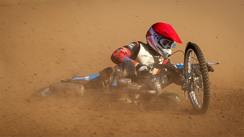 PSSA Silver Medal - Sport - Colour - Down on the corner - Eddie Reinecke - Krugersdorp Camera Club