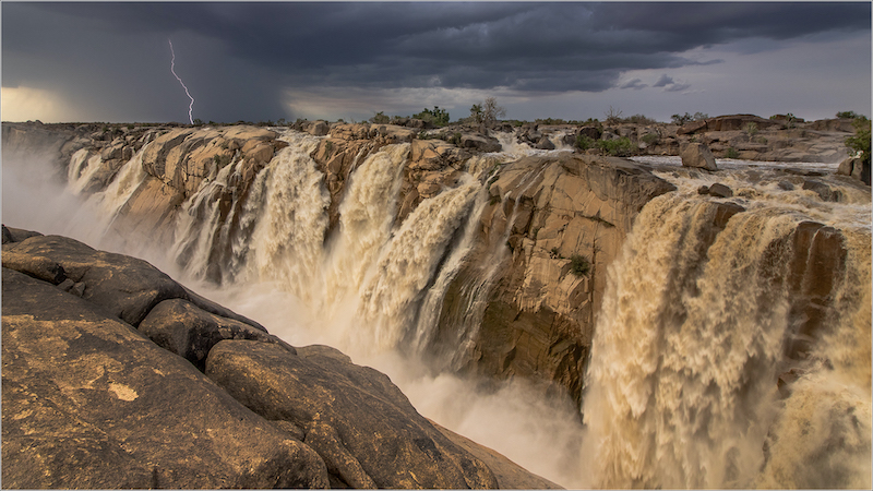 TPS Club Silver Medal - Scapes - Colour - Donderweer en donder water - Louise Jackson - AFO Photography Club