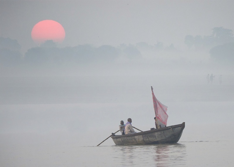 24 On the Ganges - Jill Sneesby