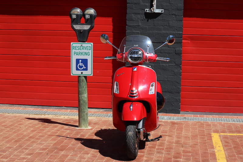 PSSA Bronze Medal-Scholar- Digital Cameras Colour -Waiting for a drive-Ane Sauer-Schools - Charlie Hofmeyr HS