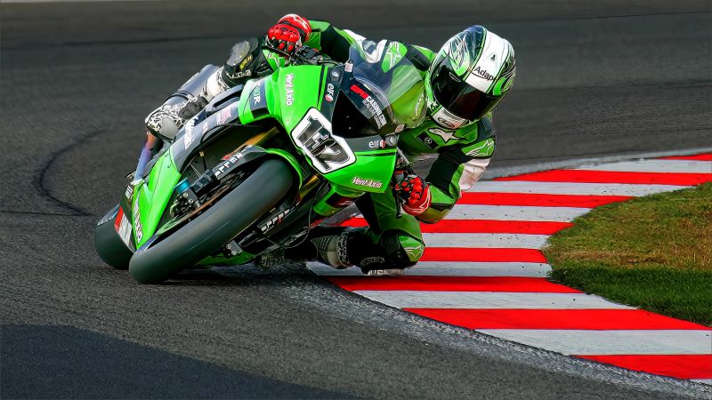 PSSA SILVER MEDAL-Sport - Colour-SA Racer in WSBK-Andre Serfontein-Imagelink Virtual Club