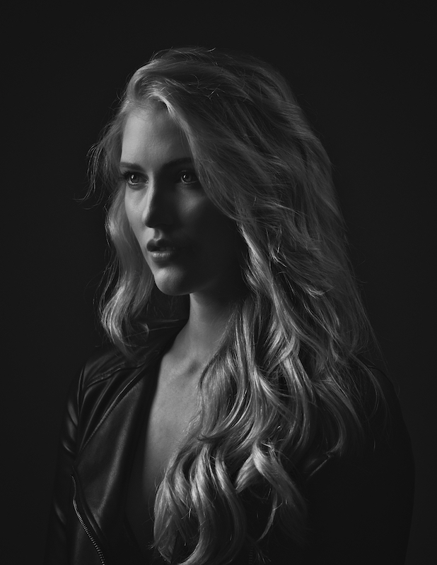 PSSA Silwer Medal  - Open Monochrome - Lucinda - John Alexander - Port Elizabeth Camera Club