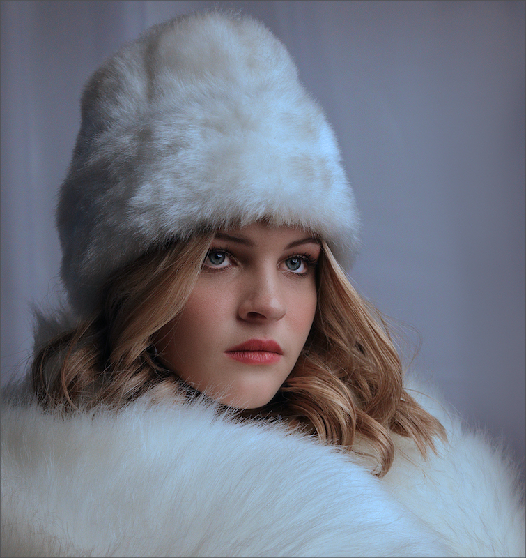 KCC Silver Medal - Human Portraits - Eloise met fur - Rensia Fourie - Vanderbijlpark Fotografiese Vereniging