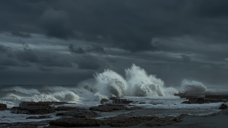PSSA Silver Medal - Nature Landscapes Colour - Thundering waves - Anne Hrabar - Knysna Photographic Society