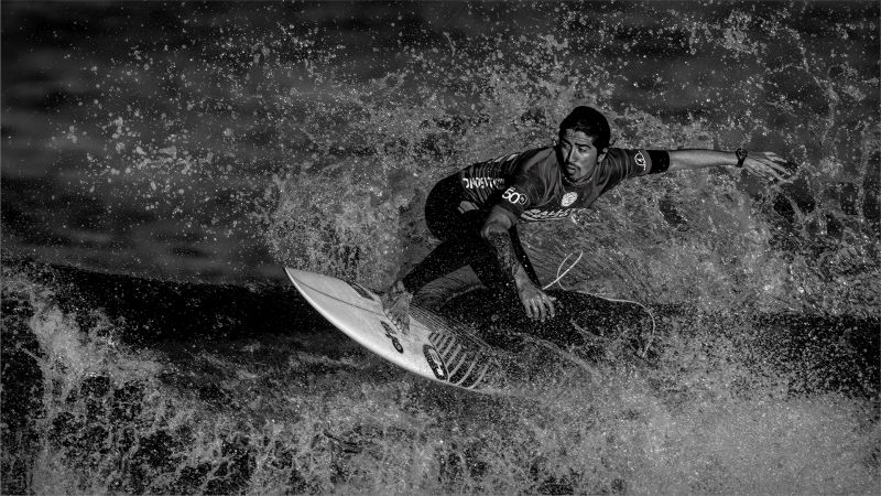 CLUB SILVER MEDAL Open Monochrome Mr Price Pro Surfer op die Kruin Andre Serfontein Imagelink Virtual Club