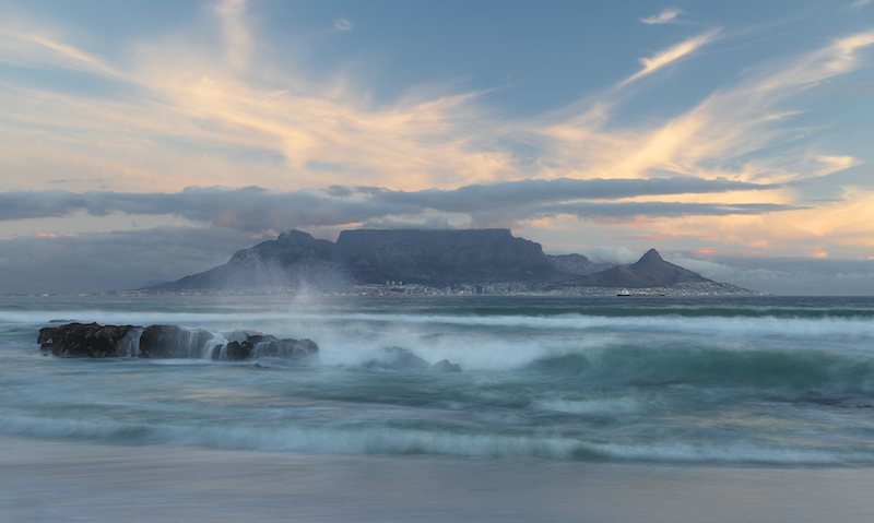 TAFKLUB Bronze Medal - Landscapes Colour - Table Mountain blues - Lee Tarleton - Tafelberg  Fotografieklub