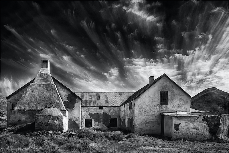 WPS Club Bronze Medal-Open Monochrome-Old farmhouse-Phillip De Lange-Witzenberg Photographic Society