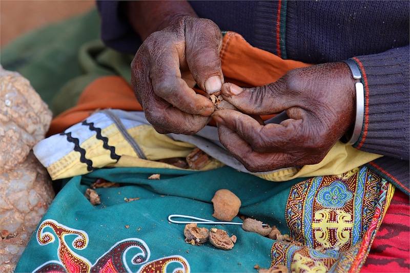Marlize van der Merwe-old hands-Eden Photographic Society