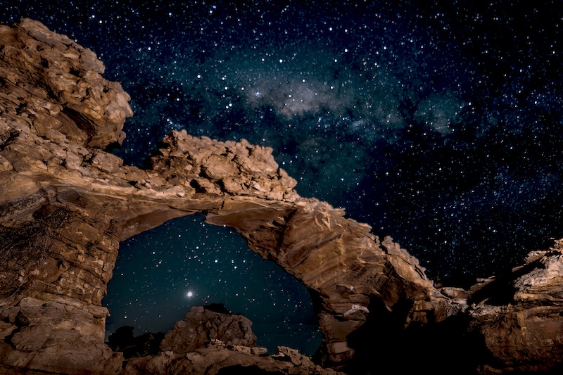 2411-David Wilson – Hermanus Photographic Society-SPU Silver Medal-Philippines Salon-Venus Setting Under a Rock Arch