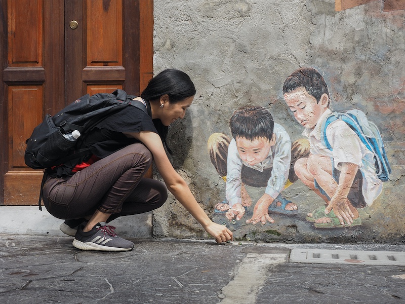 Mosselbaai Kameraklub - Rita Smith - Playing marbles in the street