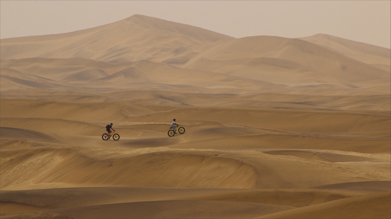 Centurion Camera Club - Melanie Langner - Fietsry in die woestyn