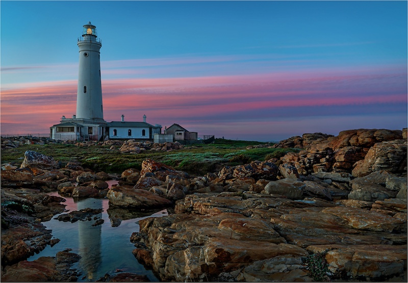 Jeffreys Bay Camera Club  - Sandra  Lessing McCallum - Light house sunset