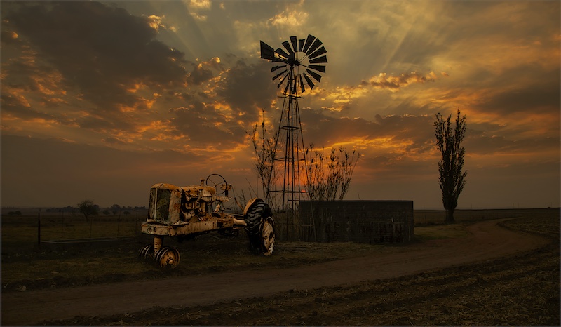 Kriel Foto Club - Pop Pretorius - Ou trekker voor windpomp