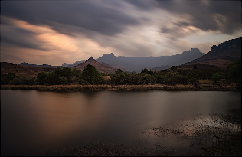 Klerksdorp Fotografie Klub - Karen Coetzee - Stormy Mountain