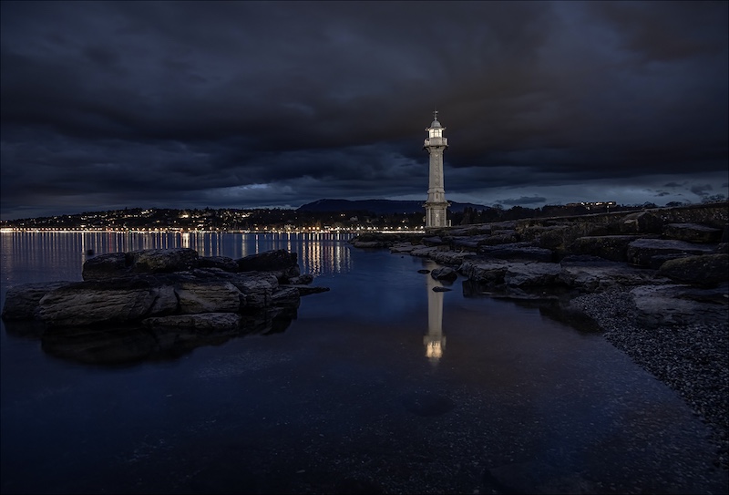 Westville Camera Club - Andrew Pike - Gently Beaming its warning