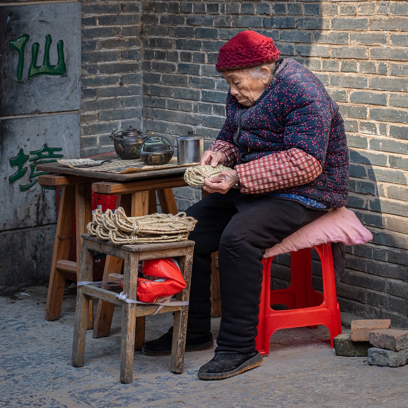 Knysna Photographic Society - Cathy Birkett - Slipper seller