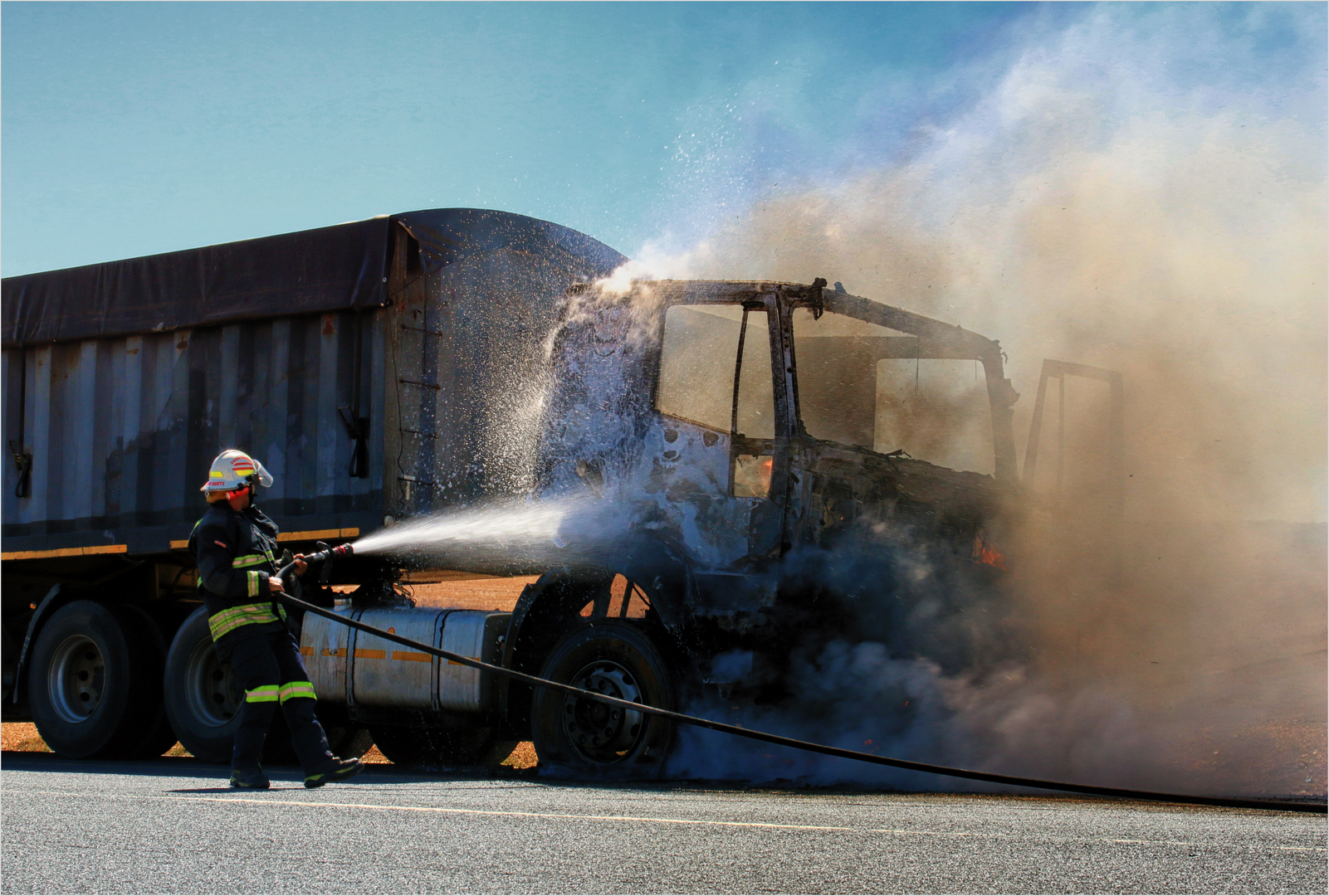 PCP Honorary Mention - Firefighter at work by Thomas Bothè from Witzenberg PS