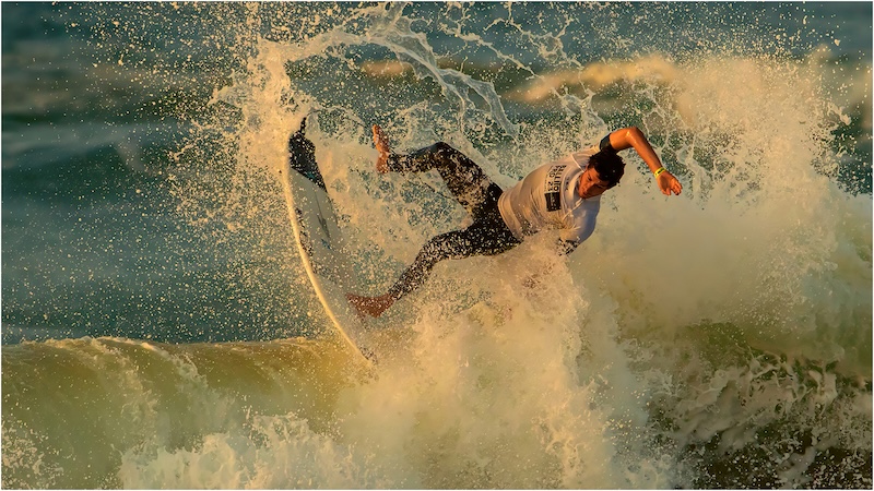 Andre Serfontein - Surfer loosing footing
