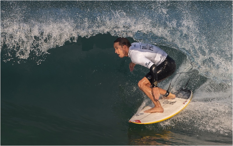 Hardus Pieters - Going for the tube