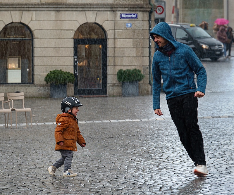 Mayra Dold - Fun in the rain