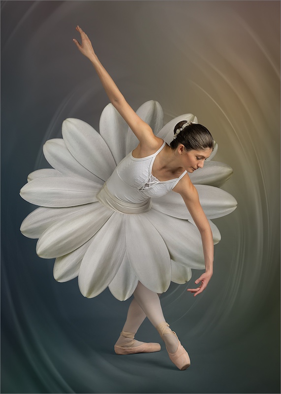 2508-Belinda Ueckermann-F-stop PS-JCM Silver Medal-Open Category-Petal dance