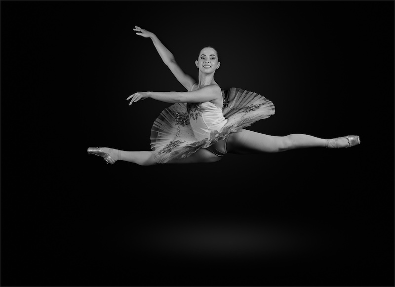 National Photographic Club - Alta Oosthuizen - Jump with elegance