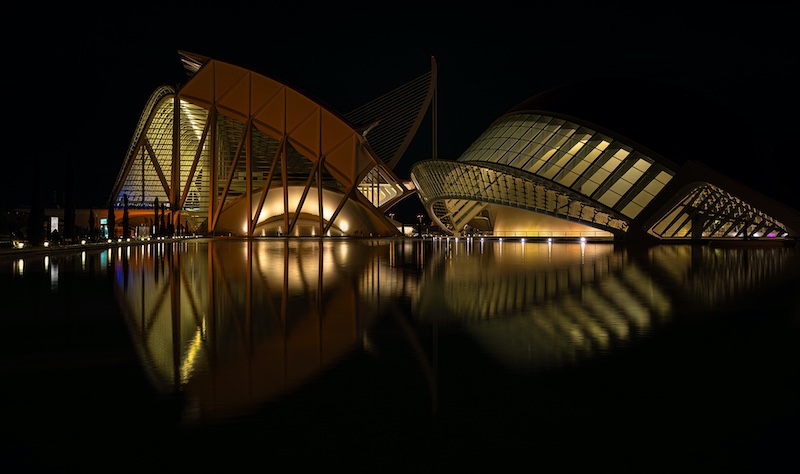 Cape Town Photographic Society - Lesley Parolis - Valencia Science Museum and Hemispheric