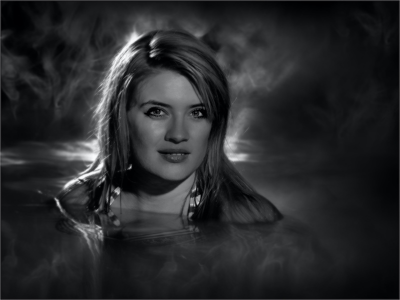 Jeffreys Bay Camera Club  - Sandra  Lessing McCallum - Smoke on the water