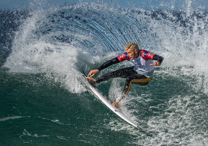 Port Elizabeth Camera Club - Louis Lotter - Dynamic water dance
