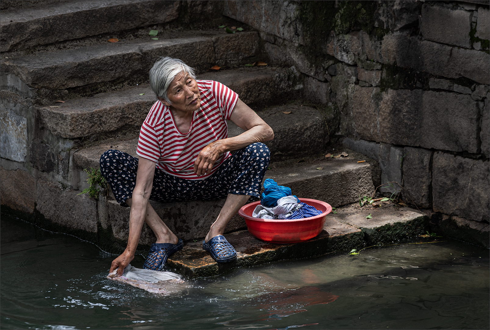 Category Winner - PSSA Silver Medal - Open Colour - Doing the washing - Kevin Fowler - Southern Suburbs Camera Club