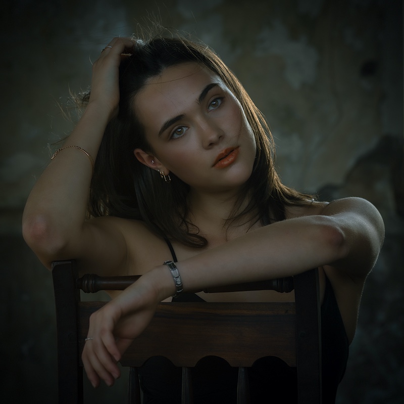 Category Runner Up - Human Portraits - ACC Club Silver Medal - Lisa in Devon - Johan Joubert - Vanderbijlpark Fotografiese Vereniging