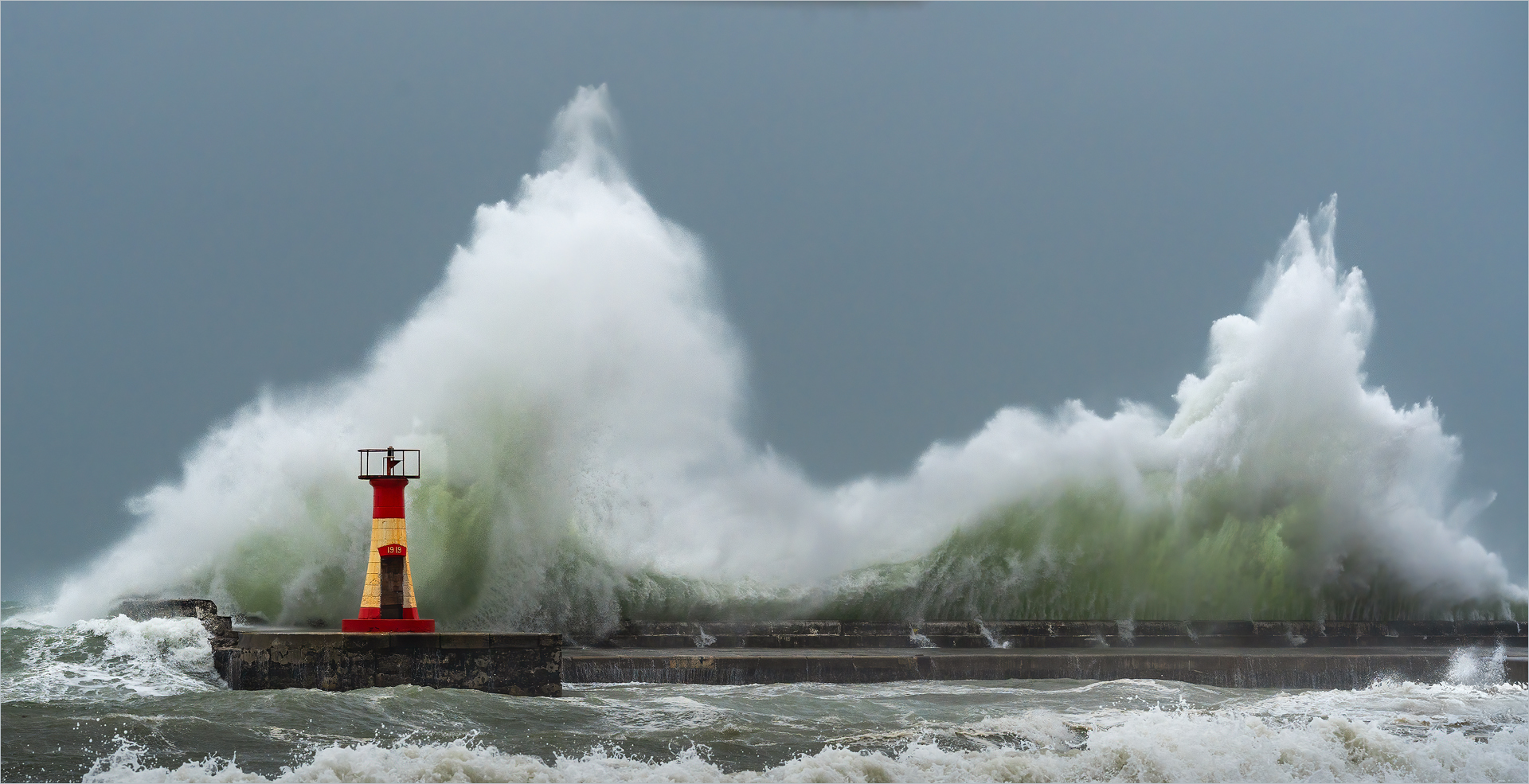 Scapes-Bethal Silver-Francois Retief-Cape Town Photographic Society-Kalk Bay double wave