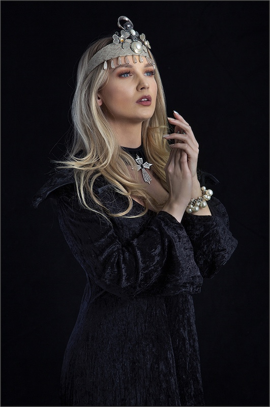 SSCC Silver Portraits Praying Hands Hanli Smit Edenvale Photo