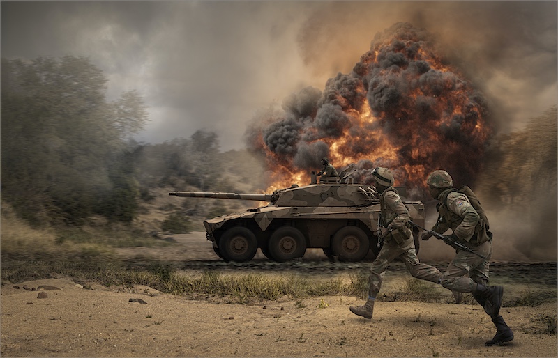 WCPF CLUB SILVER MEDAL-Open Colour-Bush War with Rooikat-Ian Dodds-Sandton Photographic Society