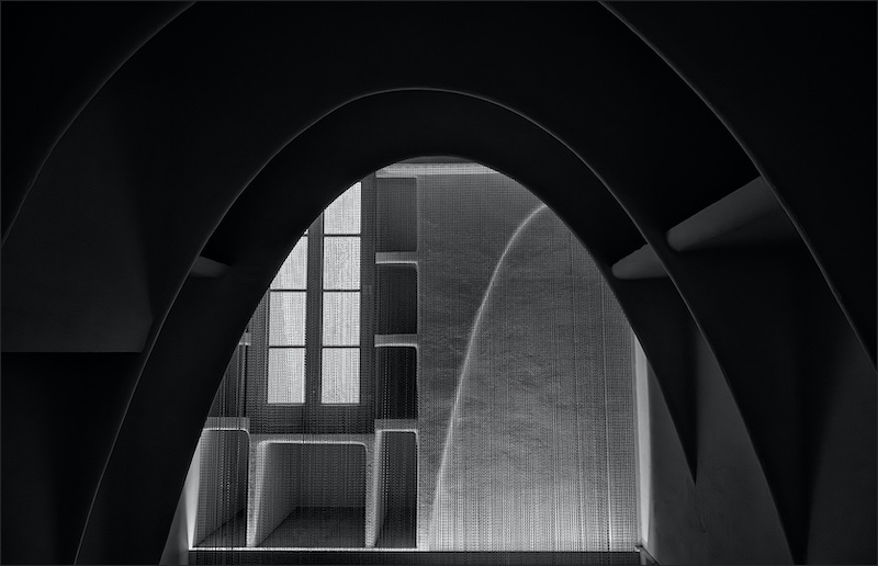 WCPF CLUB SILVER MEDAL-Open Monochrome-Architectural abstract-Lesley Parolis-Cape Town Photographic Society